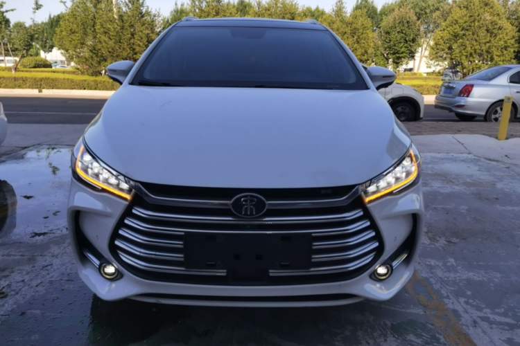 Used BYD Song MAX New Energy 2019 DM 1.5T Smart Connect Zhiyao Model 6 Seats China VI Standard Front