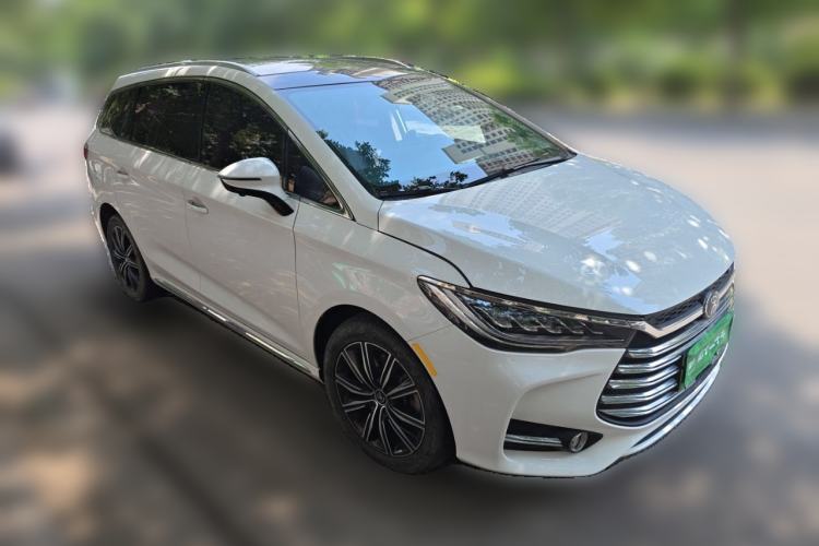 Used BYD Song MAX New Energy 2019 DM 1.5T Smart Connect Enjoyment Model 6 Seats China VI Standard Front Right 45 Deg