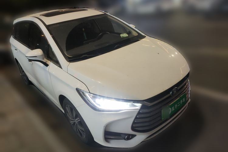 Used BYD Song MAX New Energy 2019 DM 1.5T Smart Connect Advanced 7-Seater China VI Standard Front Right 45 Deg