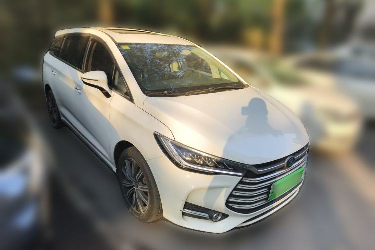 Used BYD Song MAX New Energy 2019 DM 1.5T Smart Connect Advanced 6-Seater China VI Standard Front Right 45 Deg