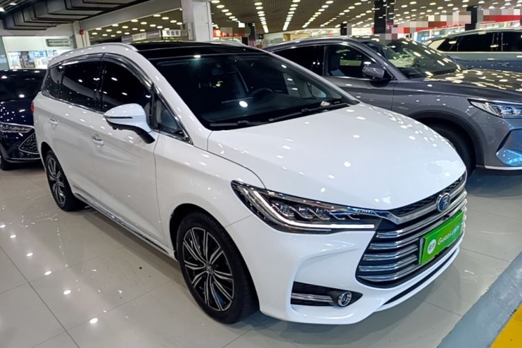 Used BYD Song MAX New Energy 2019 DM 1.5T Smart Connect Enjoyment Model 6 Seats China VI Standard Front Right 45 Deg