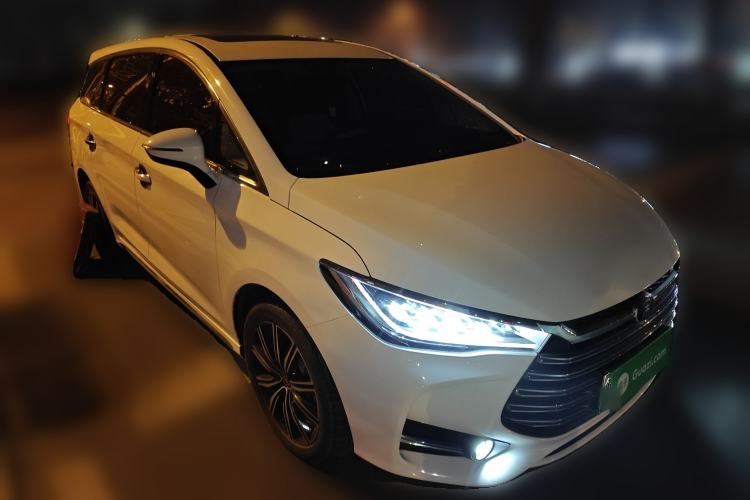 Used BYD Song MAX New Energy 2019 DM 1.5T Smart Connect Advanced 6-Seater China VI Standard Front Right 45 Deg