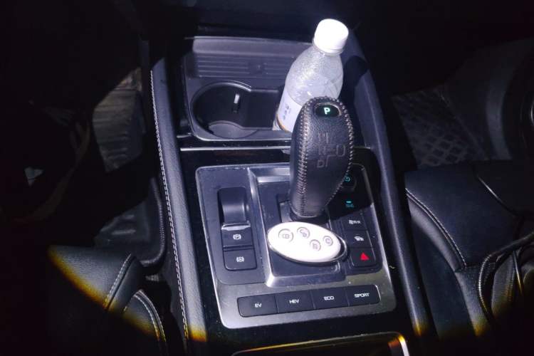 Used BYD Song MAX New Energy 2019 DM 1.5T Smart Connect Zhiyao Model 7 Seats China V Emission Standard Gear Lever