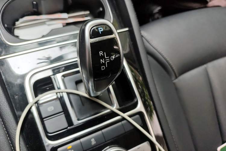 Used BYD Song MAX New Energy 2019 DM 1.5T Smart Connect Enjoyment Model 7 Seats China V Emission Standard Gear Lever