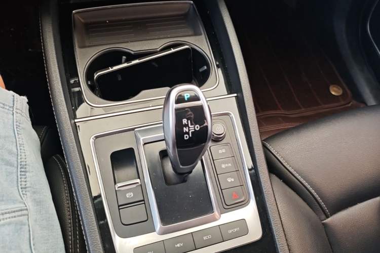Used BYD Song MAX New Energy 2019 DM 1.5T Smart Connect Advanced 7-Seater China VI Standard Gear Lever