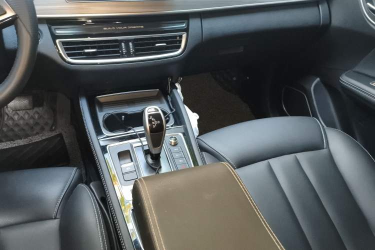 Used BYD Song MAX New Energy 2019 DM 1.5T Smart Connect Advanced Model 6 Seats China V Standard Gear Lever