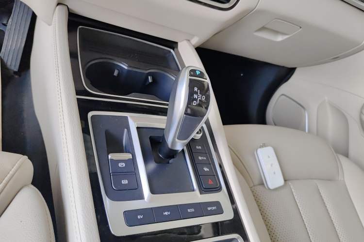 Used BYD Song MAX New Energy 2019 DM 1.5T Smart Connect Zhiyao Model 6 Seats China VI Standard Gear Lever