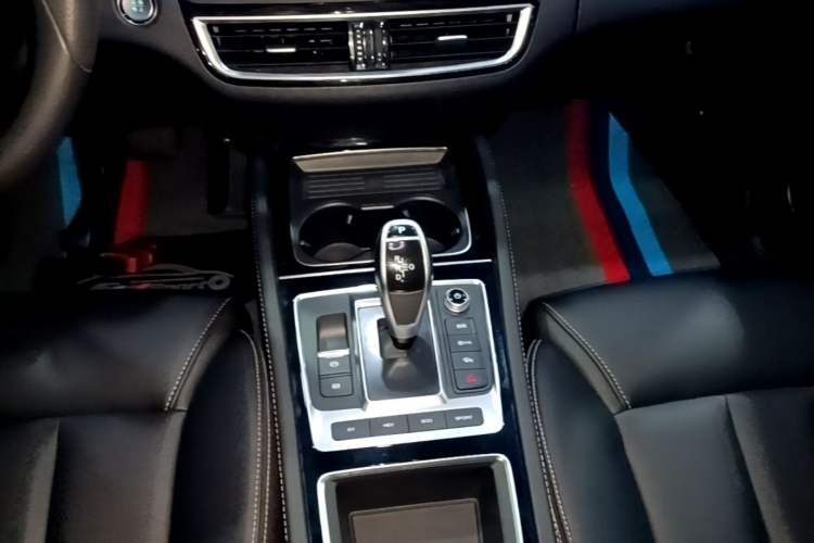 Used BYD Song MAX New Energy 2019 DM 1.5T Smart Connect Enjoyment Model 6 Seats China VI Standard Gear Lever