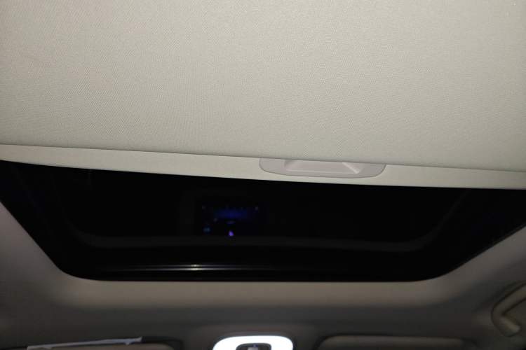 Used BYD Song MAX New Energy 2019 DM 1.5T Smart Connect Advanced 6-Seater China VI Standard Headliner