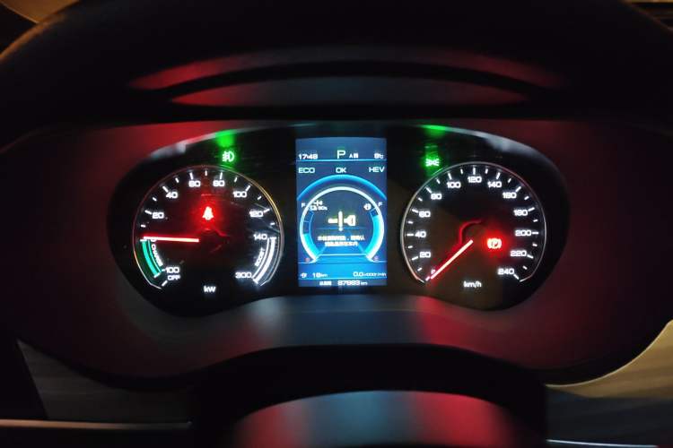 Used BYD Song MAX New Energy 2019 DM 1.5T Smart Connect Advanced 6-Seater China VI Standard Instrument Cluster