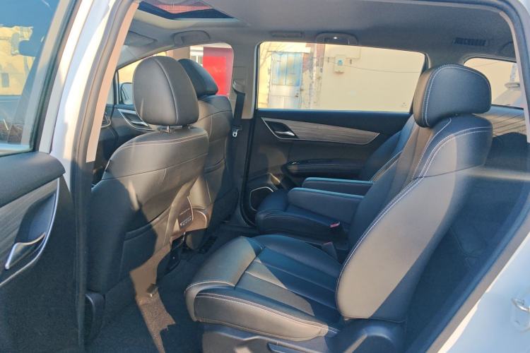 Used BYD Song MAX New Energy 2019 DM 1.5T Smart Connect Advanced 6-Seater China VI Standard Interior 2