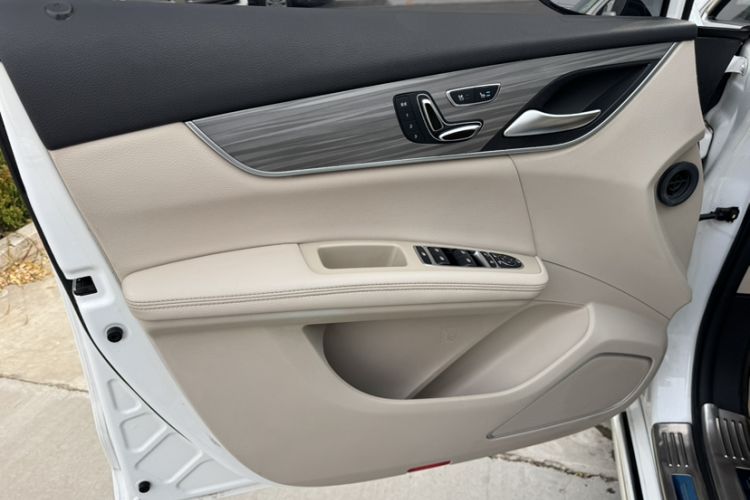 Used BYD Song MAX New Energy 2019 DM 1.5T Smart Connect Zhiyao Model 6 Seats China VI Standard Interior 4