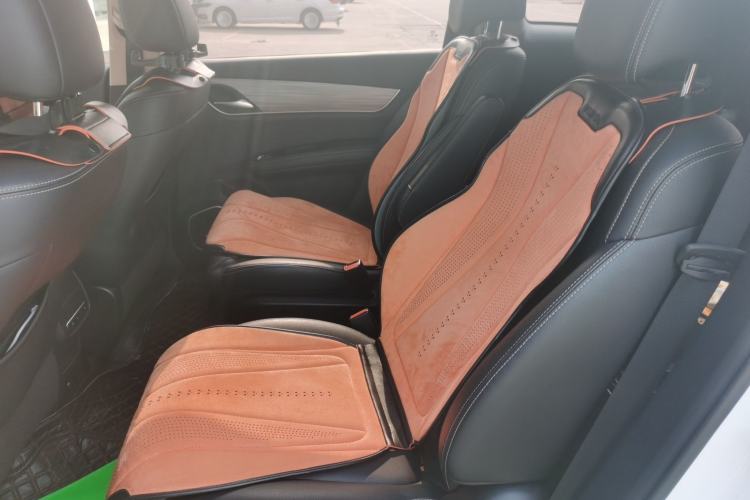 Used BYD Song MAX New Energy 2019 DM 1.5T Smart Connect Advanced 6-Seater China VI Standard Interior 4