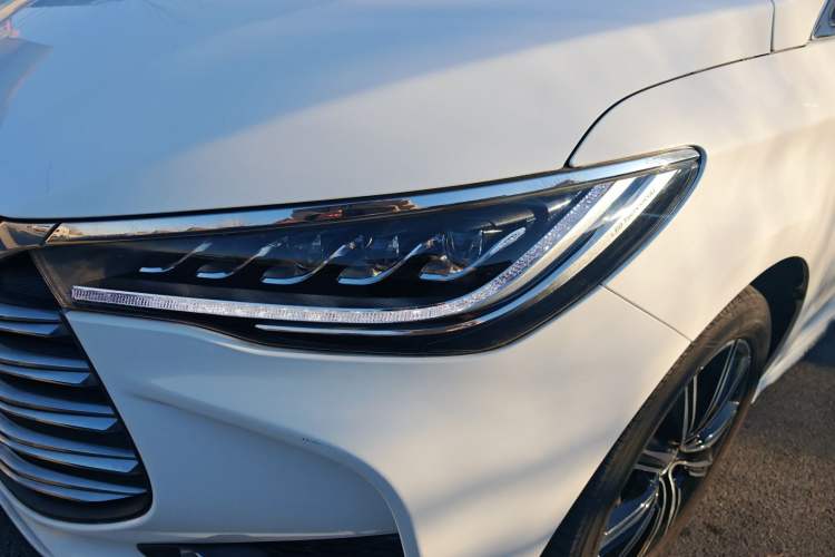 Used BYD Song MAX New Energy 2019 DM 1.5T Smart Connect Advanced 6-Seater China VI Standard Left Front Headlight
