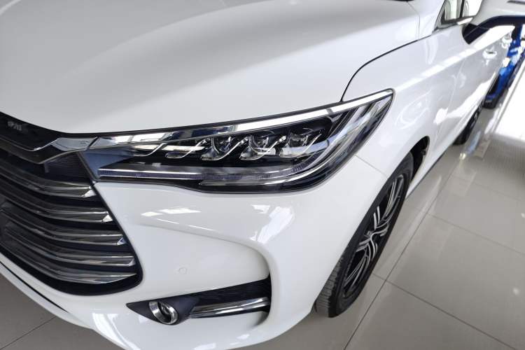 Used BYD Song MAX New Energy 2019 DM 1.5T Smart Connect Zhiyao Model 6 Seats China VI Standard Left Front Headlight