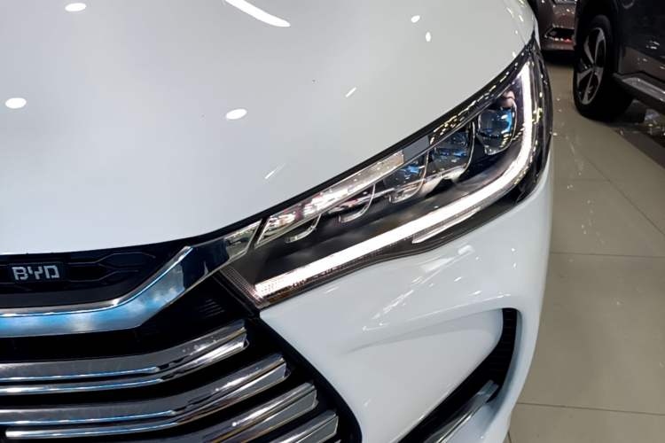 Used BYD Song MAX New Energy 2019 DM 1.5T Smart Connect Enjoyment Model 6 Seats China VI Standard Left Front Headlight