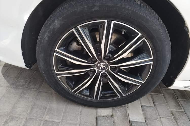 Used BYD Song MAX New Energy 2019 DM 1.5T Smart Connect Advanced 7-Seater China VI Standard Left Front Wheel Hub
