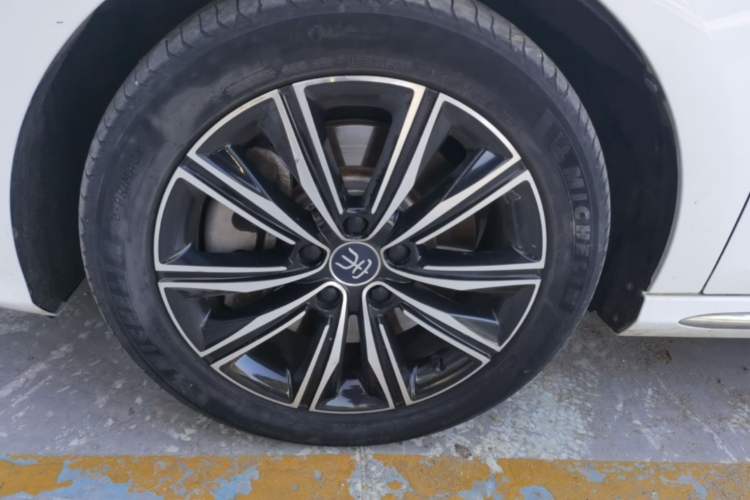 Used BYD Song MAX New Energy 2019 DM 1.5T Smart Connect Zhiyao Model 6 Seats China VI Standard Left Front Wheel Hub