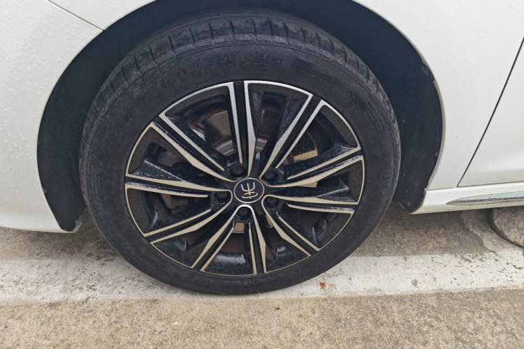 Used BYD Song MAX New Energy 2019 DM 1.5T Smart Connect Zhiyao Model 7 Seats China V Emission Standard Left Front Wheel Hub