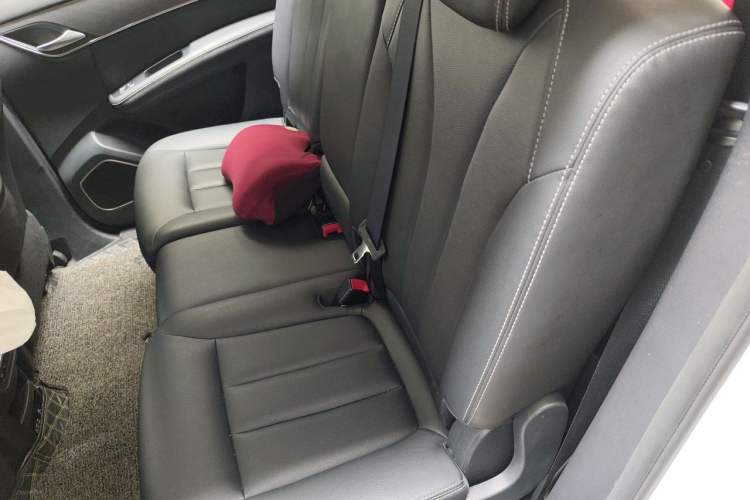 Used BYD Song MAX New Energy 2019 DM 1.5T Smart Connect Enjoyment Model 7 Seats China V Emission Standard Left Rear Seat