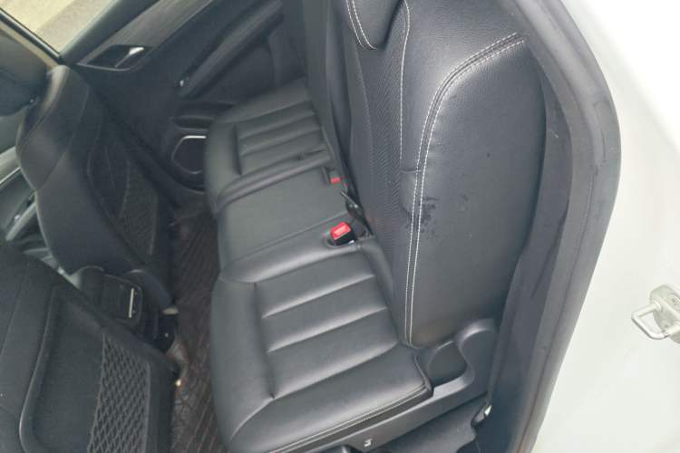 Used BYD Song MAX New Energy 2019 DM 1.5T Smart Connect Zhiyao Model 7 Seats China V Emission Standard Left Rear Seat