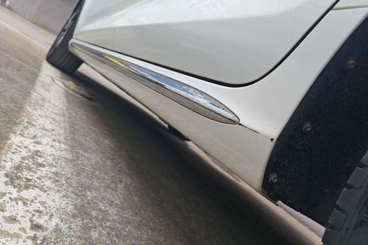 Used BYD Song MAX New Energy 2019 DM 1.5T Smart Connect Zhiyao Model 7 Seats China V Emission Standard Left Side Sill