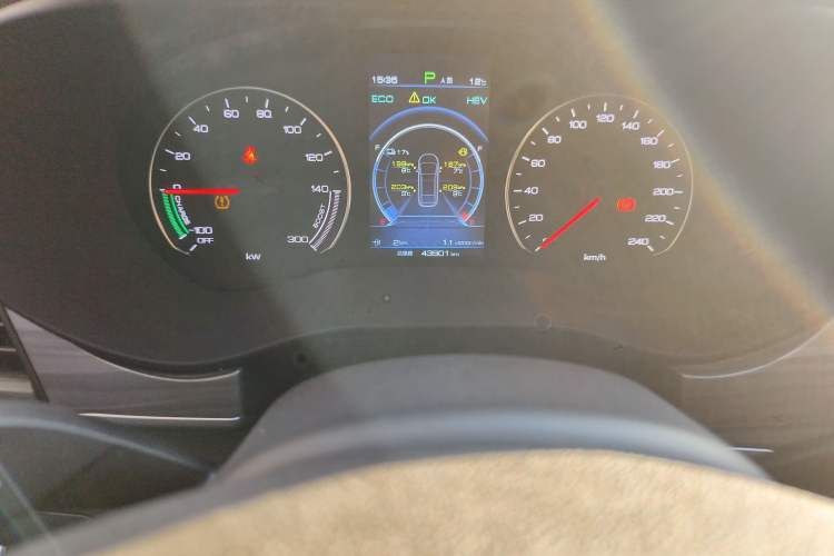 Used BYD Song MAX New Energy 2019 DM 1.5T Smart Connect Advanced 6-Seater China VI Standard Odometer Close Up
