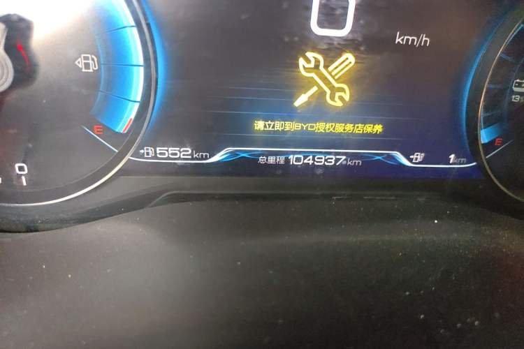 Used BYD Song MAX New Energy 2019 DM 1.5T Smart Connect Enjoyment Model 6 Seats China VI Standard Odometer Close Up