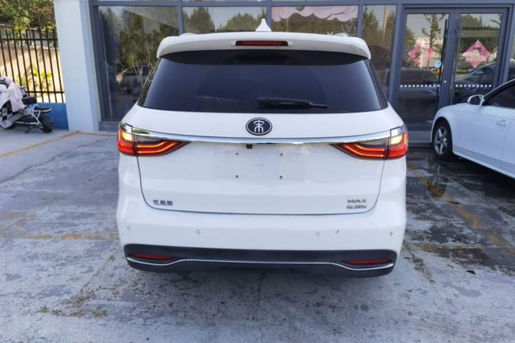 Used BYD Song MAX New Energy 2019 DM 1.5T Smart Connect Zhiyao Model 6 Seats China VI Standard Rear