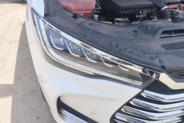 Used BYD Song MAX New Energy 2019 DM 1.5T Smart Connect Zhiyao Model 6 Seats China VI Standard Right Front Headlight