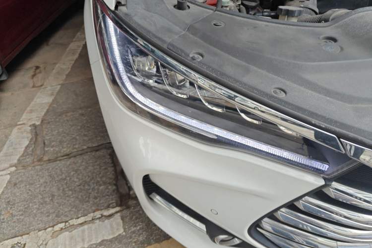 Used BYD Song MAX New Energy 2019 DM 1.5T Smart Connect Zhiyao Model 7 Seats China V Emission Standard Right Front Headlight