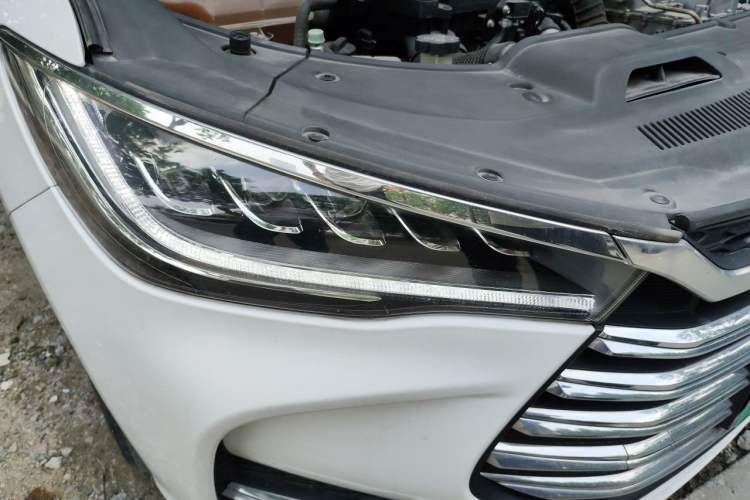 Used BYD Song MAX New Energy 2019 DM 1.5T Smart Connect Advanced 7-Seater China VI Standard Right Front Headlight