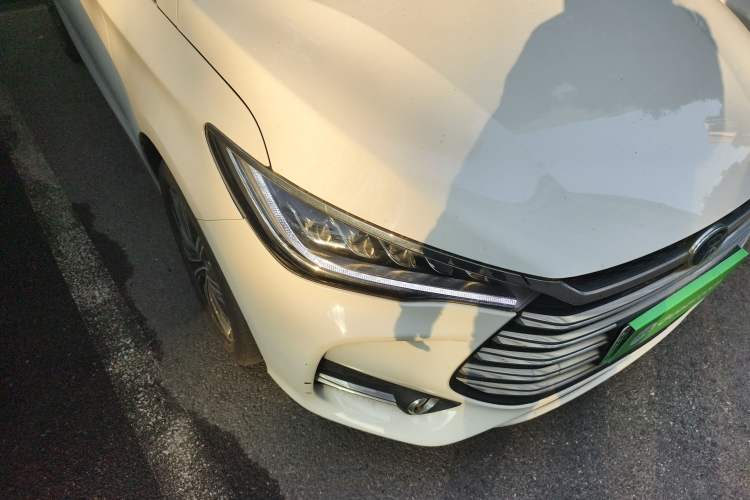 Used BYD Song MAX New Energy 2019 DM 1.5T Smart Connect Advanced 6-Seater China VI Standard Right Front Headlight