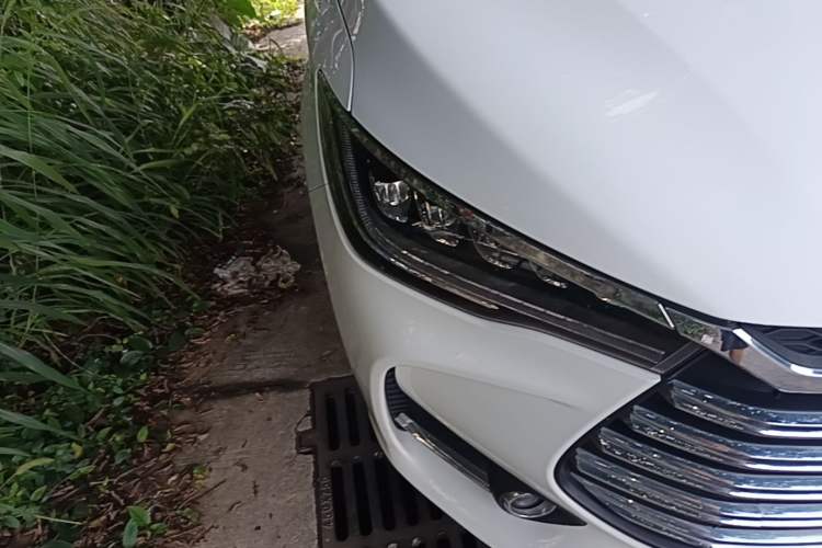 Used BYD Song MAX New Energy 2019 DM 1.5T Smart Connect Advanced 7-Seater China VI Standard Right Front Headlight