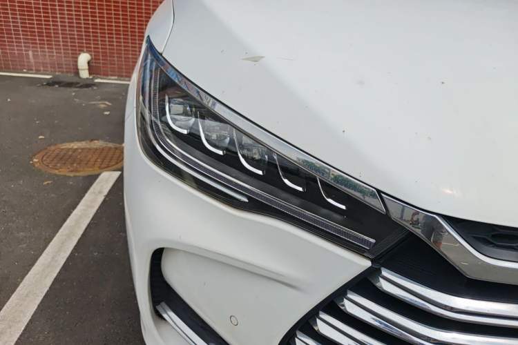 Used BYD Song MAX New Energy 2019 DM 1.5T Smart Connect Zhiyao Model 7 Seats China V Emission Standard Right Front Headlight