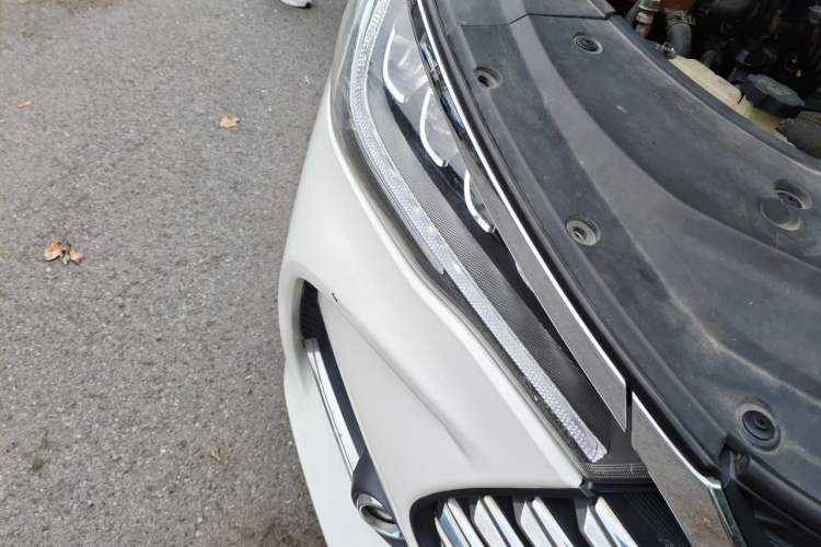 Used BYD Song MAX New Energy 2019 DM 1.5T Smart Connect Advanced 7-Seater China VI Standard Right Front Headlight