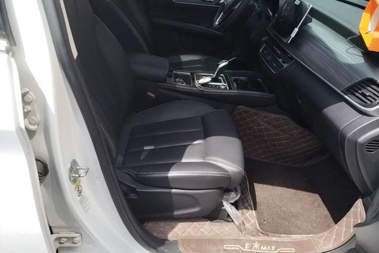Used BYD Song MAX New Energy 2019 DM 1.5T Smart Connect Advanced 7-Seater China VI Standard Right Front Seat