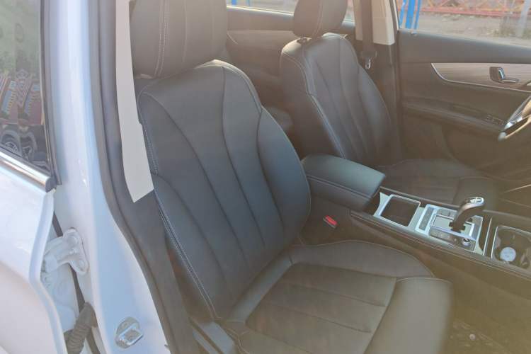 Used BYD Song MAX New Energy 2019 DM 1.5T Smart Connect Advanced 6-Seater China VI Standard Right Front Seat