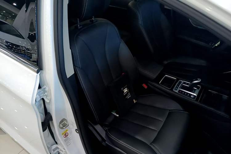 Used BYD Song MAX New Energy 2019 DM 1.5T Smart Connect Enjoyment Model 6 Seats China VI Standard Right Front Seat