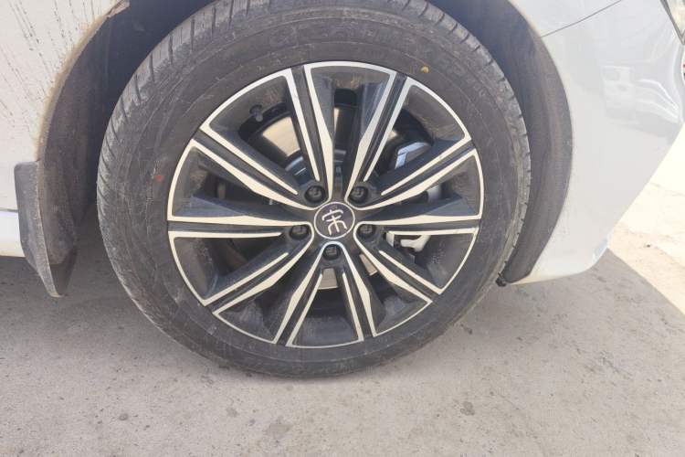 Used BYD Song MAX New Energy 2019 DM 1.5T Smart Connect Zhiyao Model 6 Seats China VI Standard Right Front Wheel Hub