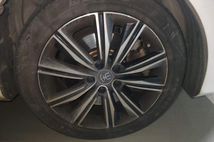 Used BYD Song MAX New Energy 2019 DM 1.5T Smart Connect Zhiyao Model 7 Seats China V Emission Standard Right Front Wheel Hub