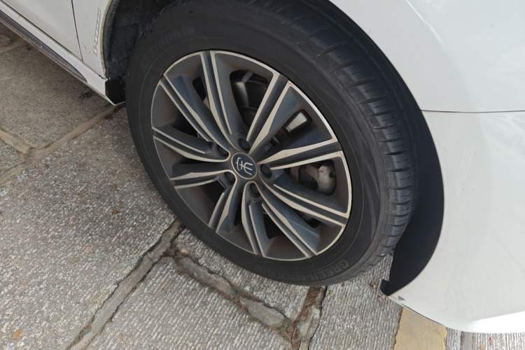 Used BYD Song MAX New Energy 2019 DM 1.5T Smart Connect Zhiyao Model 7 Seats China V Emission Standard Right Front Wheel Hub