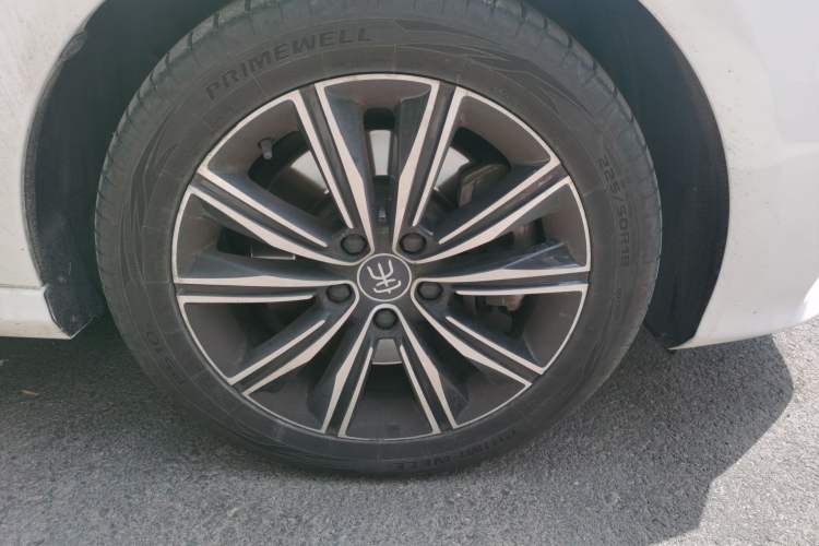 Used BYD Song MAX New Energy 2019 DM 1.5T Smart Connect Enjoyment Model 7 Seats China VI Standard Right Front Wheel Hub