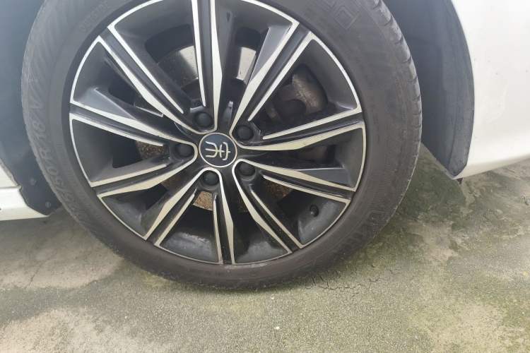 Used BYD Song MAX New Energy 2019 DM 1.5T Smart Connect Advanced 7-Seater China VI Standard Right Front Wheel Hub
