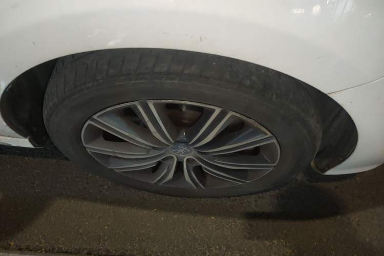 Used BYD Song MAX New Energy 2019 DM 1.5T Smart Connect Advanced 7-Seater China VI Standard Right Front Wheel Hub