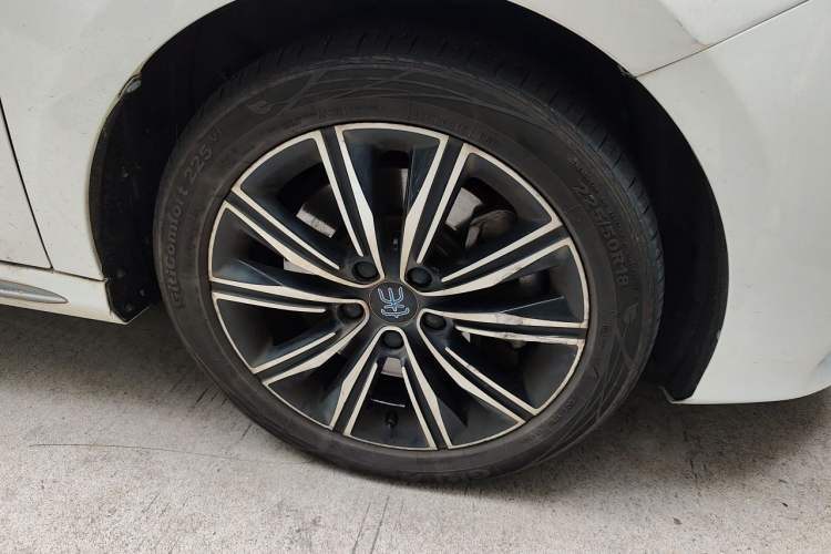 Used BYD Song MAX New Energy 2019 DM 1.5T Smart Connect Enjoyment Model 7 Seats China V Emission Standard Right Front Wheel Hub