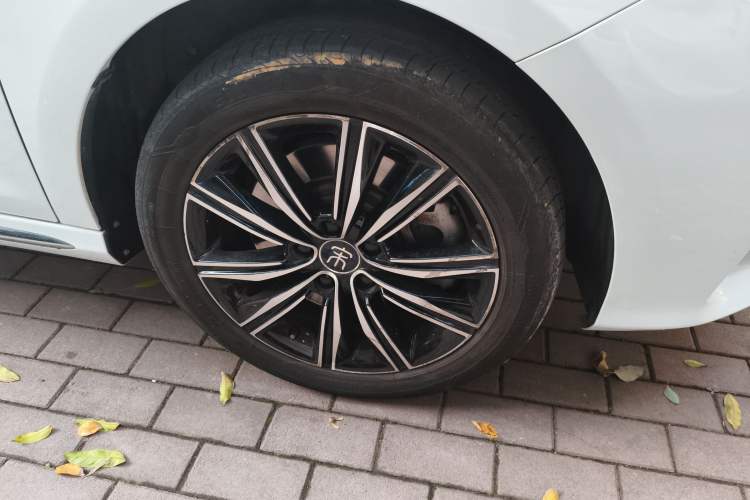 Used BYD Song MAX New Energy 2019 DM 1.5T Smart Connect Advanced Model 6 Seats China V Standard Right Front Wheel Hub