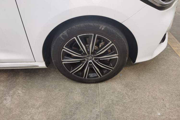 Used BYD Song MAX New Energy 2019 DM 1.5T Smart Connect Advanced 6-Seater China VI Standard Right Front Wheel Hub