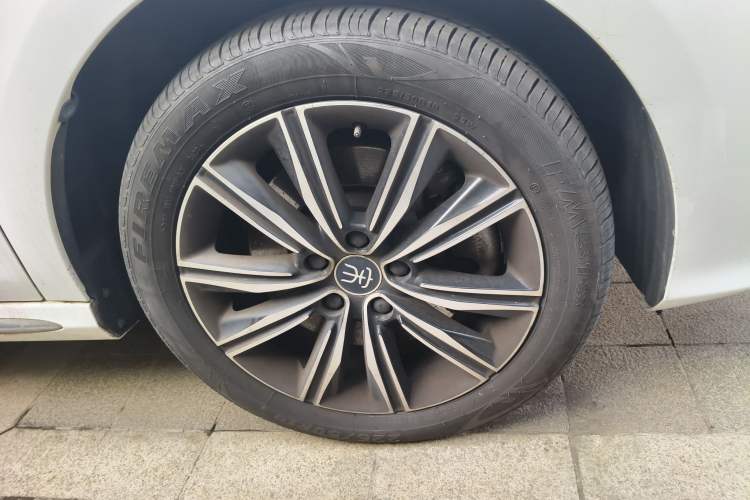 Used BYD Song MAX New Energy 2019 DM 1.5T Smart Connect Advanced 7-Seater China VI Standard Right Front Wheel Hub