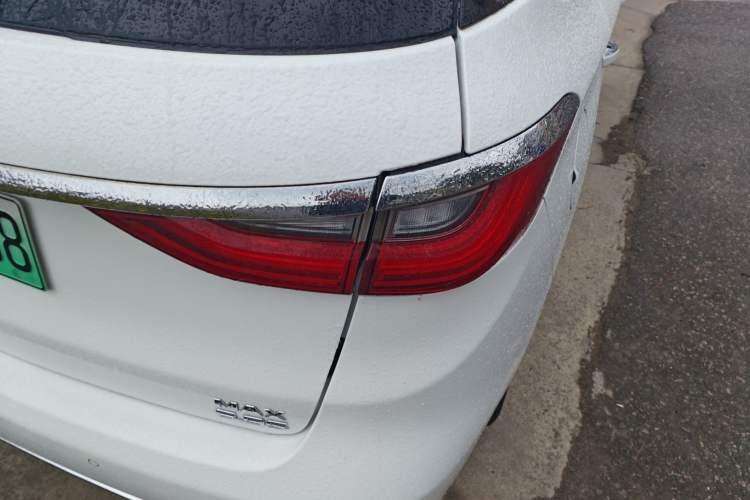 Used BYD Song MAX New Energy 2019 DM 1.5T Smart Connect Zhiyao Model 7 Seats China V Emission Standard Right Rear Taillight
